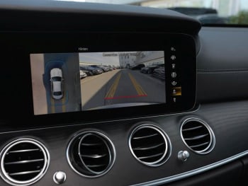 Mercedes-Benz E 300 e 4M AMG Night Panorama 360° AHK Distronic