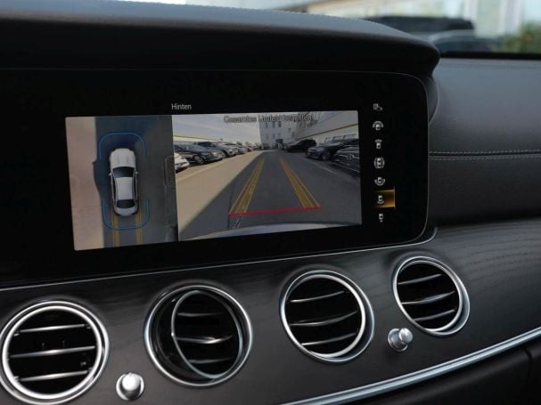 Mercedes-Benz E 300 e 4M AMG Night Panorama 360° AHK Distronic