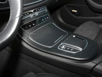 Mercedes-Benz E 300 e 4M AMG Night Panorama 360° AHK Distronic