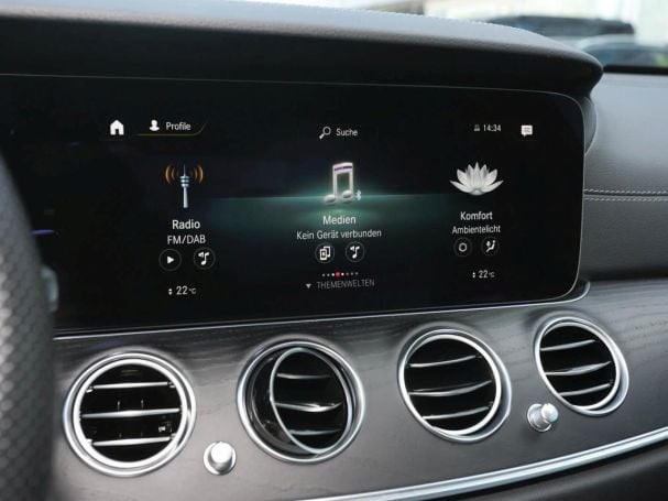 Mercedes-Benz E 300 e 4M AMG Night Panorama 360° AHK Distronic Mercedes-Benz E 300 e 4M AMG Night Panorama 360° AHK Distronic