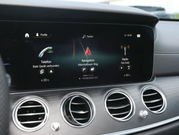 Mercedes-Benz E 300 e 4M AMG Night Panorama 360° AHK Distronic