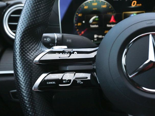 Mercedes-Benz E 300 e 4M AMG Night Panorama 360° AHK Distronic