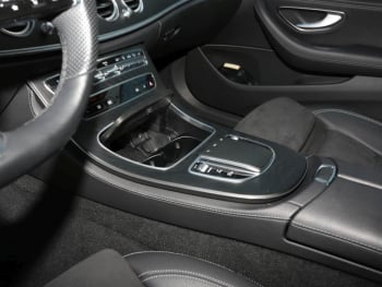 Mercedes-Benz E 300 e 4M AMG Night Panorama 360° AHK Distronic