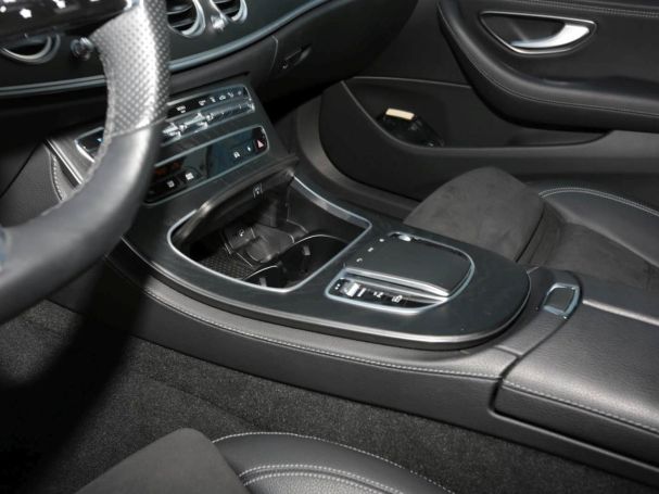 Mercedes-Benz E 300 e 4M AMG Night Panorama 360° AHK Distronic