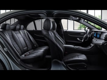Mercedes-Benz E 300 e 4M AMG Night Panorama 360° AHK Distronic