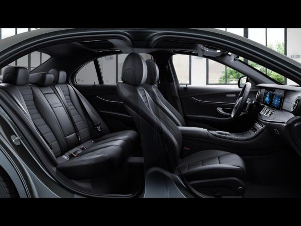 Mercedes-Benz E 300 e 4M AMG Night Panorama 360° AHK Distronic Mercedes-Benz E 300 e 4M AMG Night Panorama 360° AHK Distronic