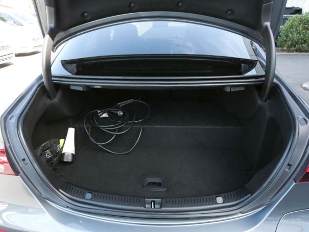 Mercedes-Benz E 300 e 4M AMG Night Panorama 360° AHK Distronic