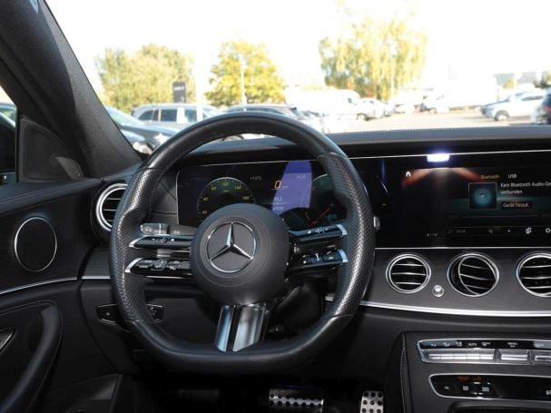 Mercedes-Benz E 300 e 4M AMG Night Panorama 360° AHK Distronic Mercedes-Benz E 300 e 4M AMG Night Panorama 360° AHK Distronic