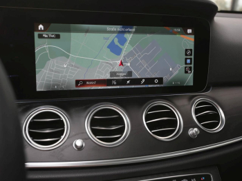 Mercedes-Benz E 300 e  Avantgarde Night Panorama Distronic+