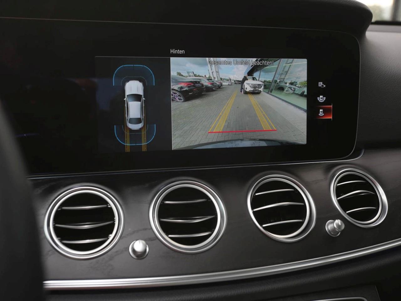 Mercedes-Benz E 300 e  Avantgarde Night Panorama Distronic+