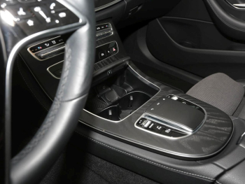 Mercedes-Benz E 300 e  Avantgarde Night Panorama Distronic+