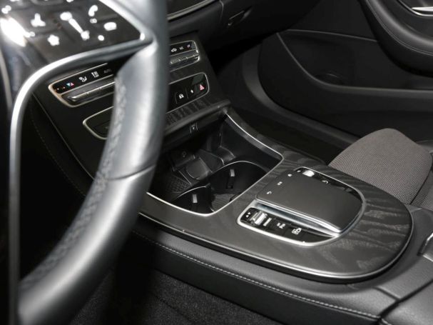 Mercedes-Benz E 300 e  Avantgarde Night Panorama Distronic+