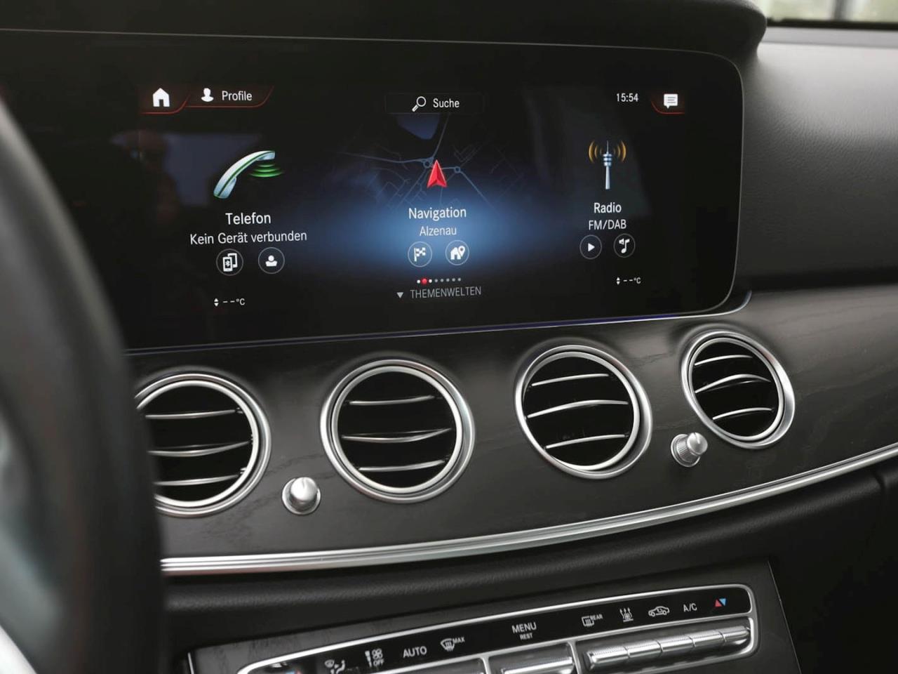 Mercedes-Benz E 300 e  Avantgarde Night Panorama Distronic+