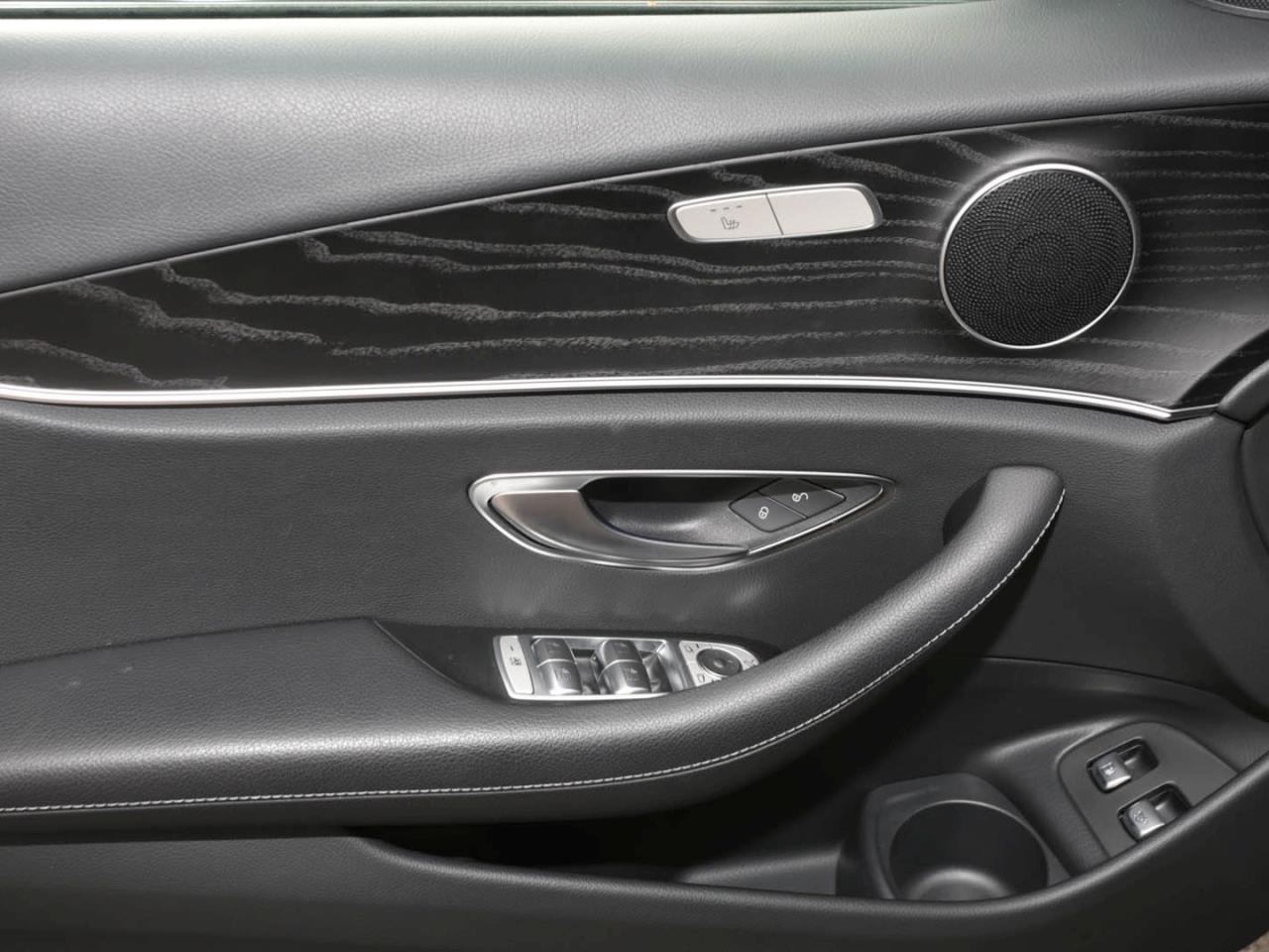 Mercedes-Benz E 300 e  Avantgarde Night Panorama Distronic+