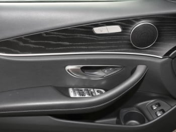 Mercedes-Benz E 300 e  Avantgarde Night Panorama Distronic+