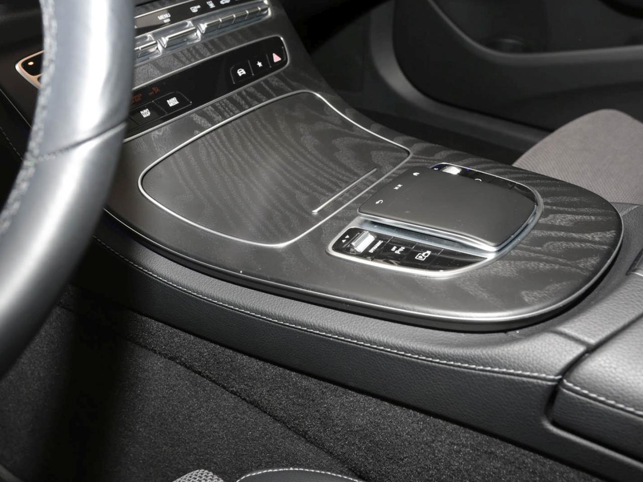 Mercedes-Benz E 300 e  Avantgarde Night Panorama Distronic+