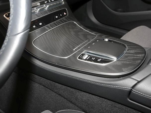 Mercedes-Benz E 300 e Avantgarde Night Panorama Distronic+ Mercedes-Benz E 300 e Avantgarde Night Panorama Distronic+