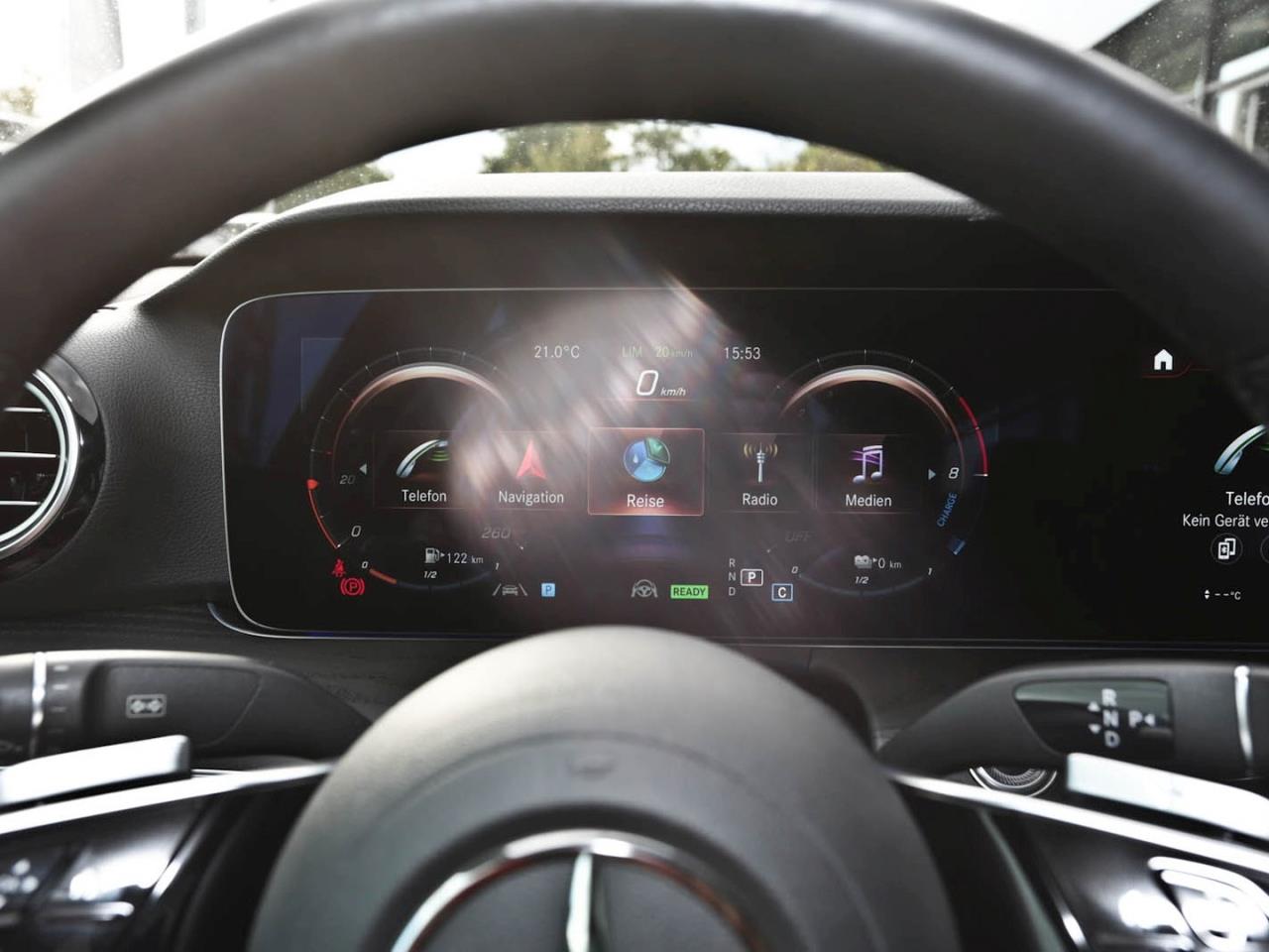 Mercedes-Benz E 300 e  Avantgarde Night Panorama Distronic+