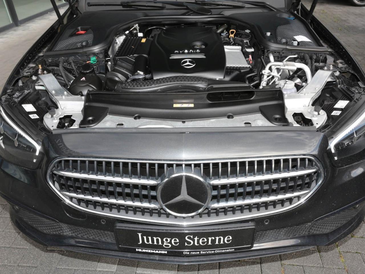 Mercedes-Benz E 300 e  Avantgarde Night Panorama Distronic+