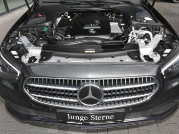 Mercedes-Benz E 300 e  Avantgarde Night Panorama Distronic+