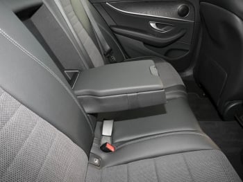 Mercedes-Benz E 300 e  Avantgarde Night Panorama Distronic+