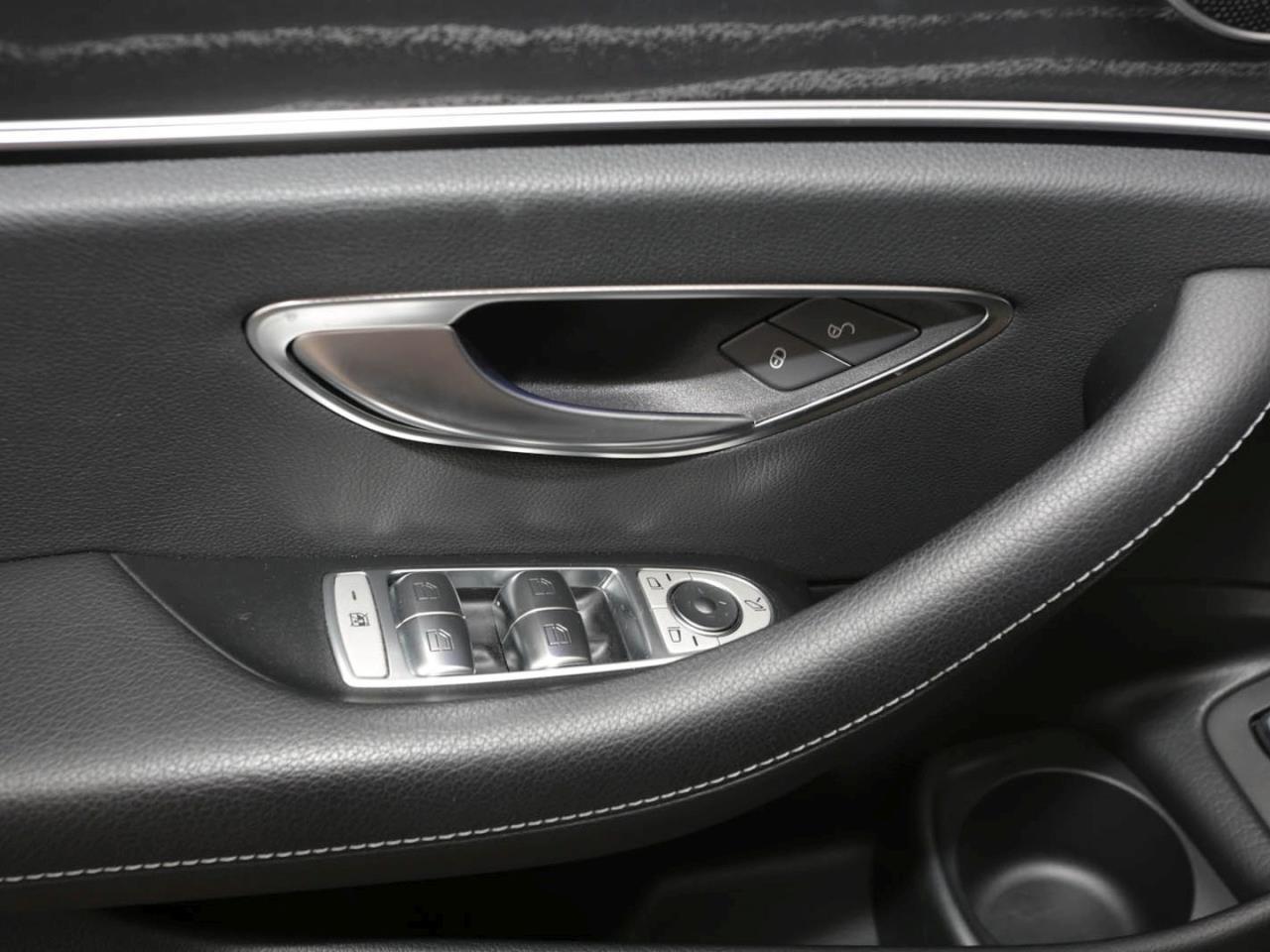 Mercedes-Benz E 300 e  Avantgarde Night Panorama Distronic+