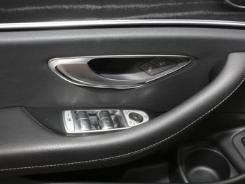 Mercedes-Benz E 300 e  Avantgarde Night Panorama Distronic+