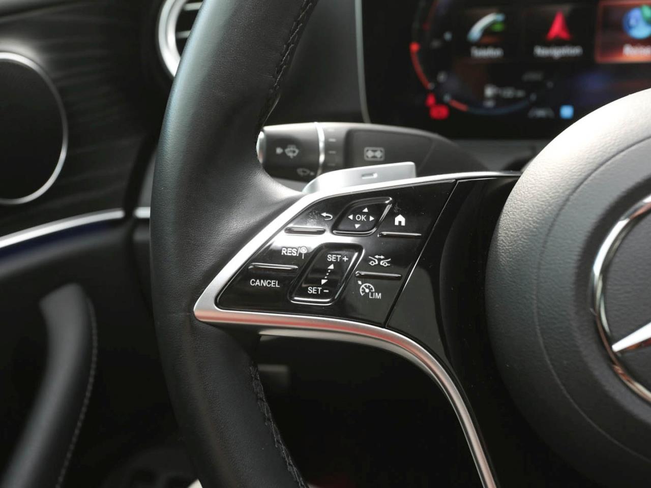 Mercedes-Benz E 300 e  Avantgarde Night Panorama Distronic+