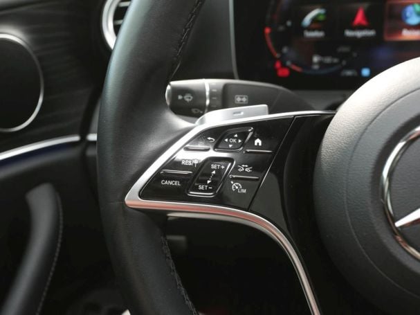 Mercedes-Benz E 300 e  Avantgarde Night Panorama Distronic+