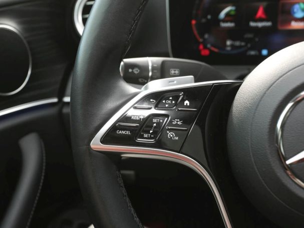 Mercedes-Benz E 300 e  Avantgarde Night Panorama Distronic+