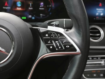 Mercedes-Benz E 300 e  Avantgarde Night Panorama Distronic+