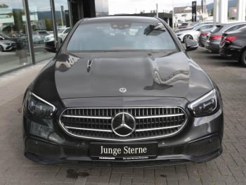 Mercedes-Benz E 300 e  Avantgarde Night Panorama Distronic+