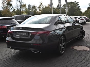 Mercedes-Benz E 300 e  Avantgarde Night Panorama Distronic+