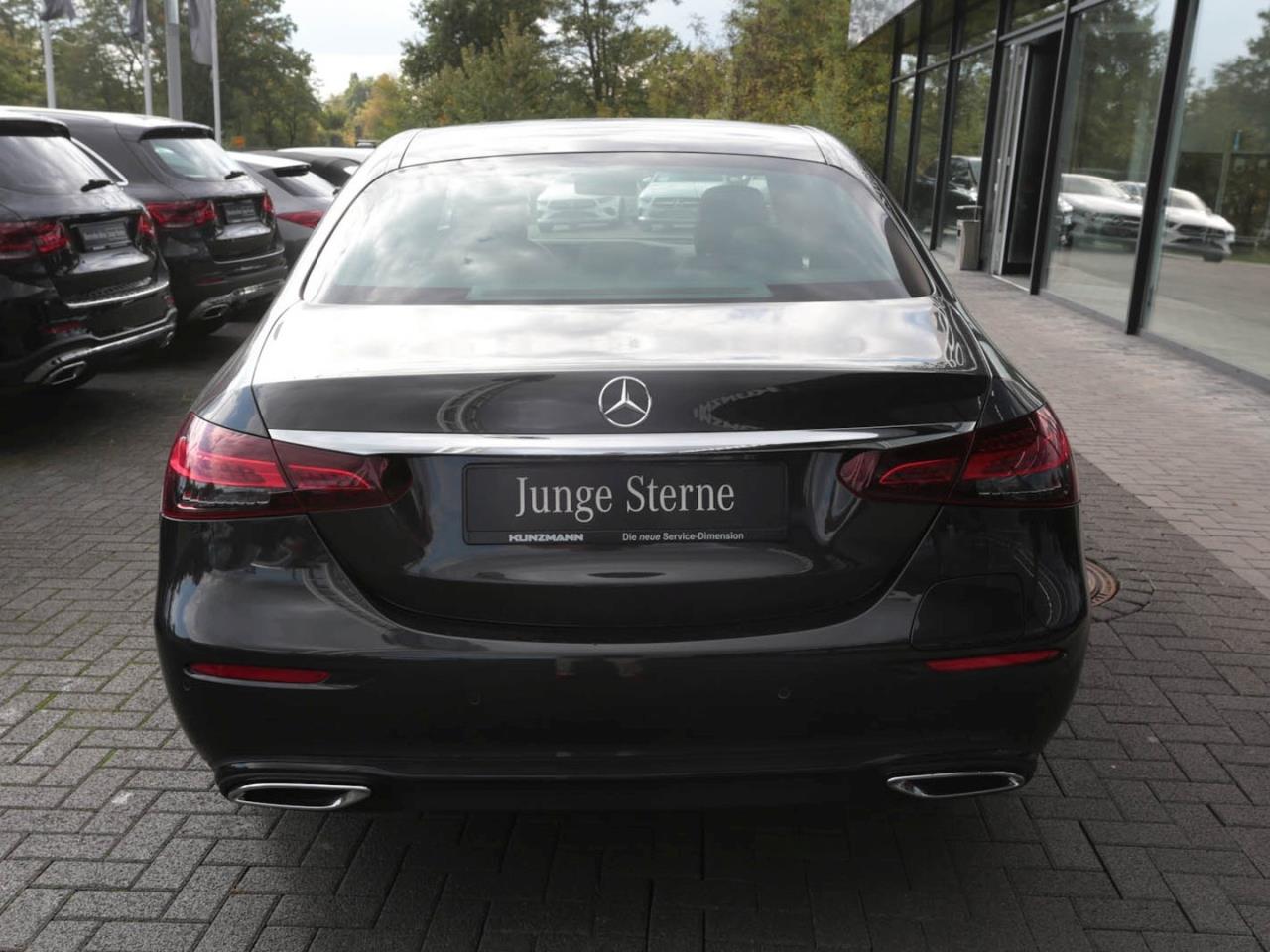 Mercedes-Benz E 300 e  Avantgarde Night Panorama Distronic+