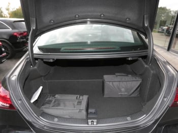 Mercedes-Benz E 300 e  Avantgarde Night Panorama Distronic+