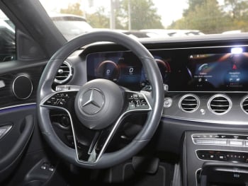 Mercedes-Benz E 300 e  Avantgarde Night Panorama Distronic+
