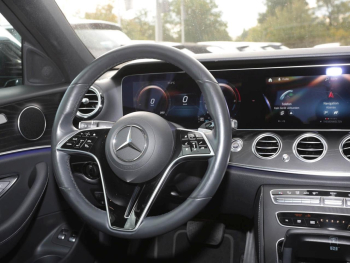 Mercedes-Benz E 300 e  Avantgarde Night Panorama Distronic+