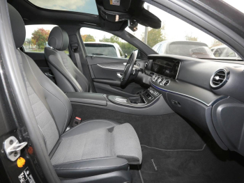 Mercedes-Benz E 300 e  Avantgarde Night Panorama Distronic+
