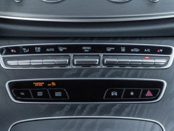 Mercedes-Benz E 300 e  AMG Night MBUXNavi+ Kamera HeadUp AHK