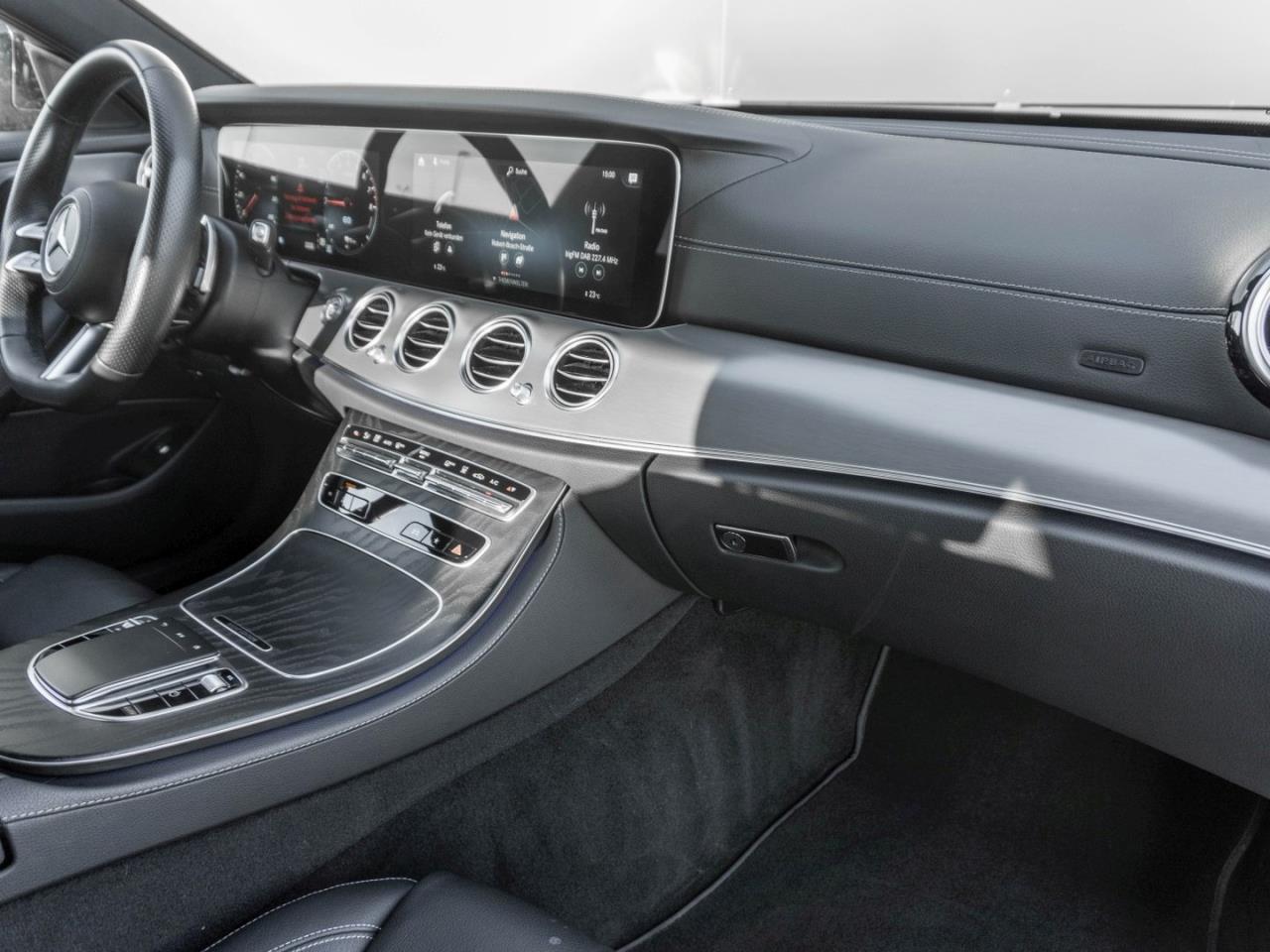 Mercedes-Benz E 300 e  AMG Night MBUXNavi+ Kamera HeadUp AHK