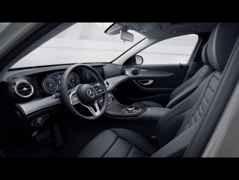 Mercedes-Benz E 450 4M AMG Night Schiebedach Park-Paket