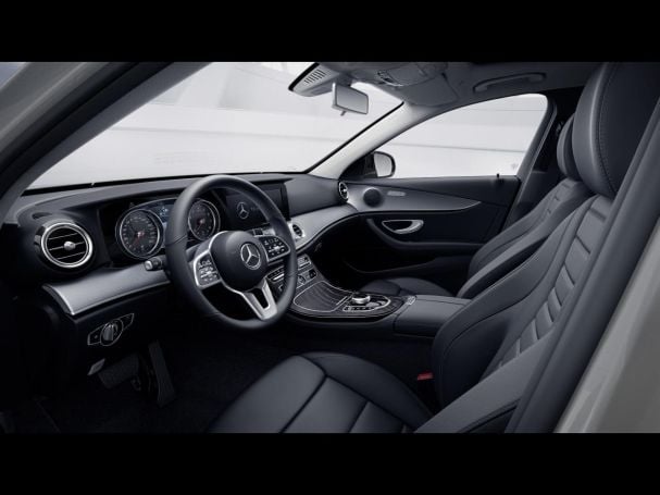 Mercedes-Benz E 450 4M AMG Night Schiebedach Park-Paket