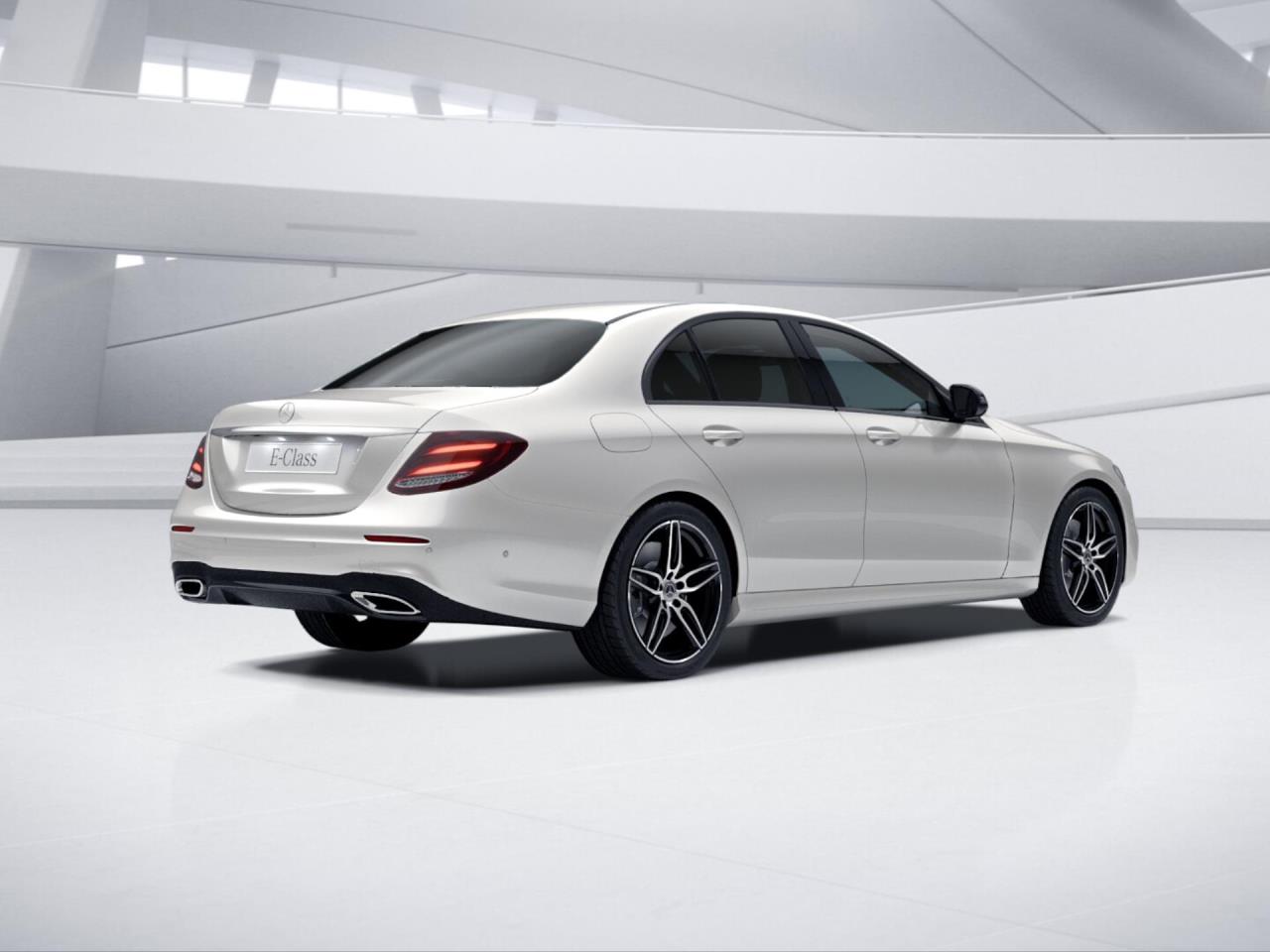 Mercedes-Benz E 450 4M AMG Night Schiebedach Park-Paket