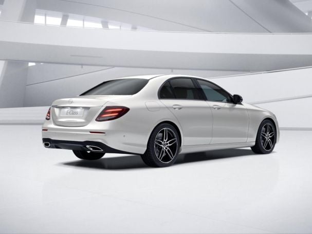 Mercedes-Benz E 450 4M AMG Night Schiebedach Park-Paket