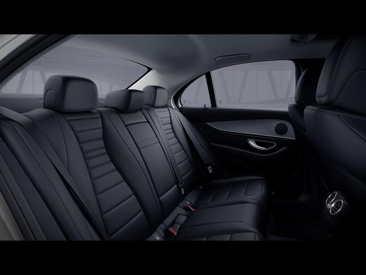 Mercedes-Benz E 450 4M AMG Night Schiebedach Park-Paket