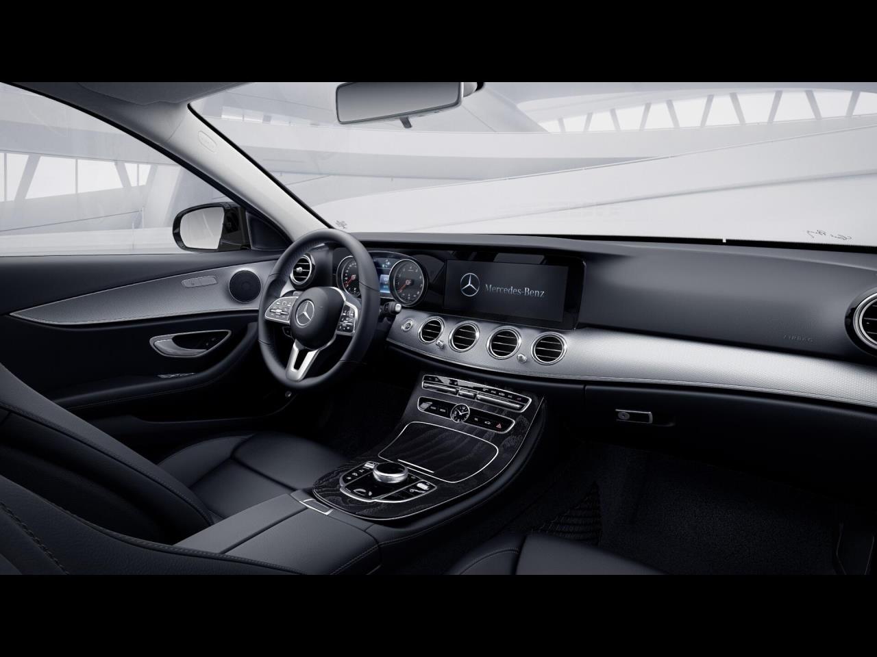 Mercedes-Benz E 450 4M AMG Night Schiebedach Park-Paket