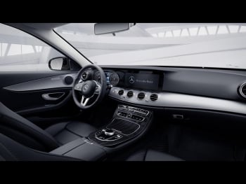 Mercedes-Benz E 450 4M AMG Night Schiebedach Park-Paket