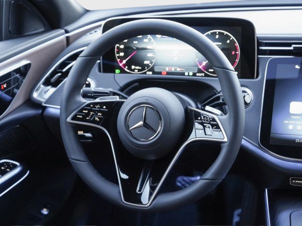 Mercedes-Benz E 200 d Limousine Avantgarde Distronic Kamera