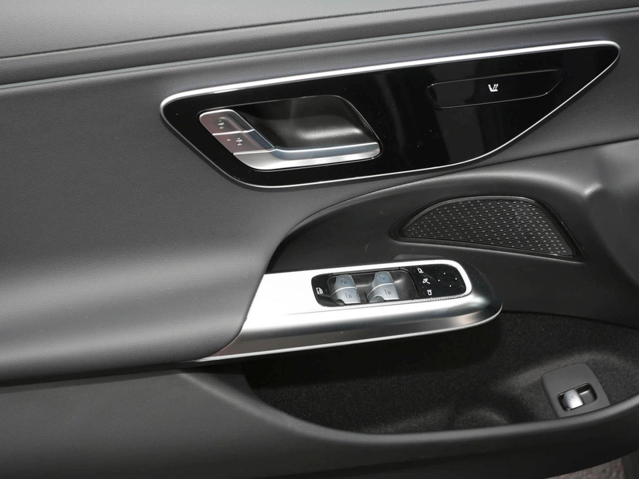 Mercedes-Benz E 200 d Limousine Avantgarde Distronic Kamera