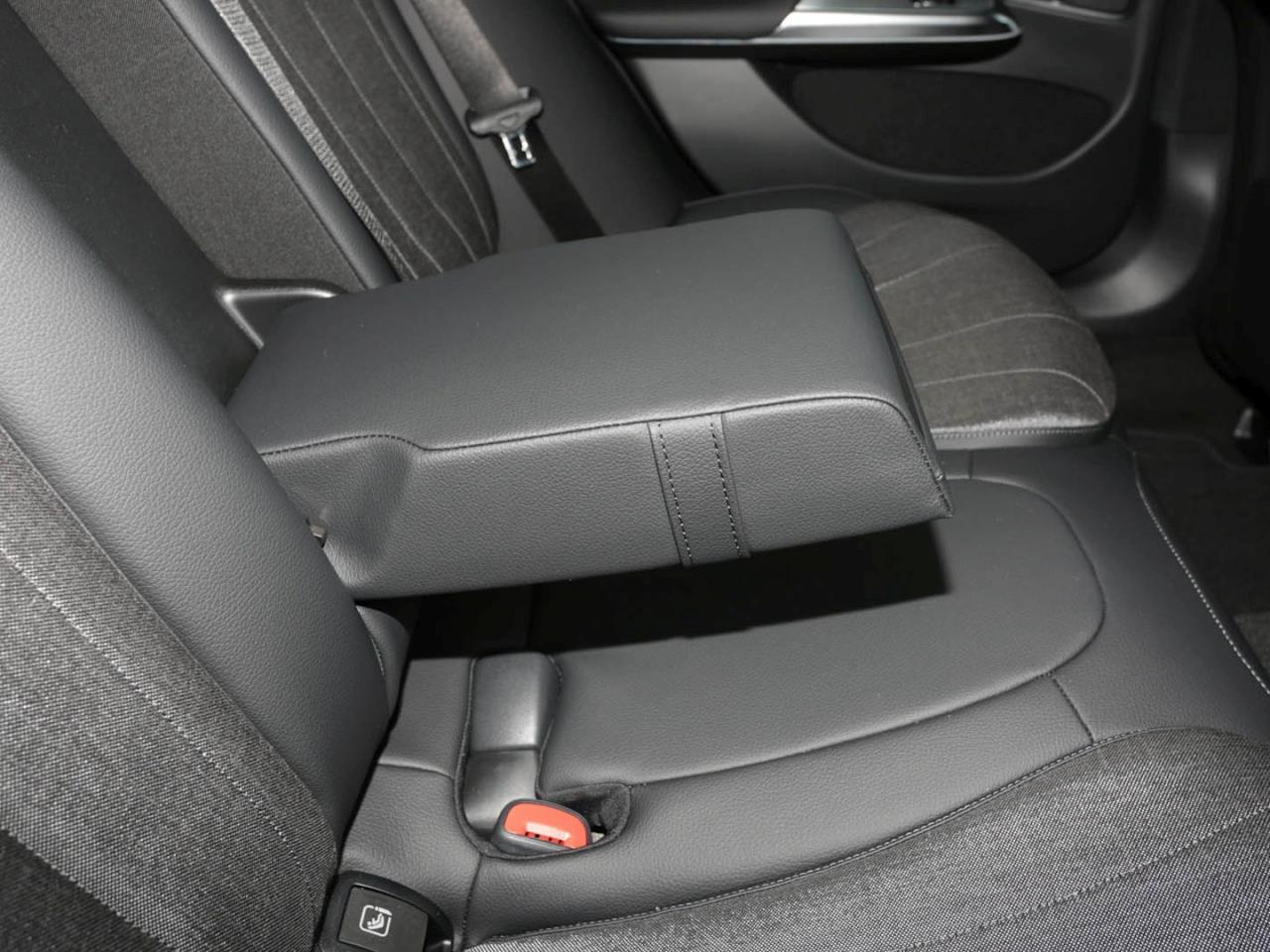 Mercedes-Benz E 200 d Limousine Avantgarde Distronic Kamera